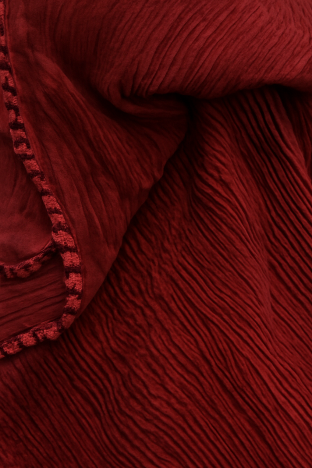 WRINKLED LAWN WITH LACE